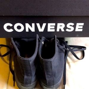 Women’s Size 7 Lugged Converse Hi-tops.
